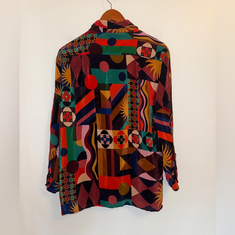 🌈 Farm Rio Multicolor Abstract Print Button-Down Blouse – Size L - Picture 10 of 16